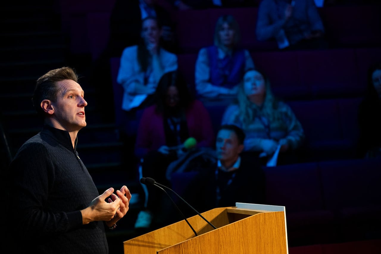 Welcome and Keynote session 1 : Innovation is still a human contact sport!